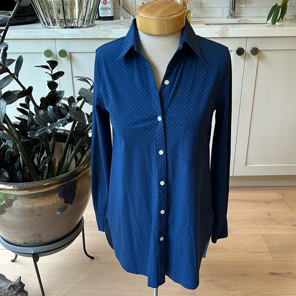 NWT Lysse Schiffer pindot tunic length button front blue shirt